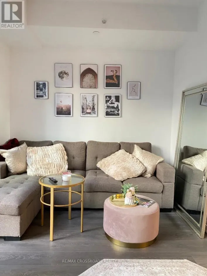 903 - 115 BLUE JAYS WAY, Toronto