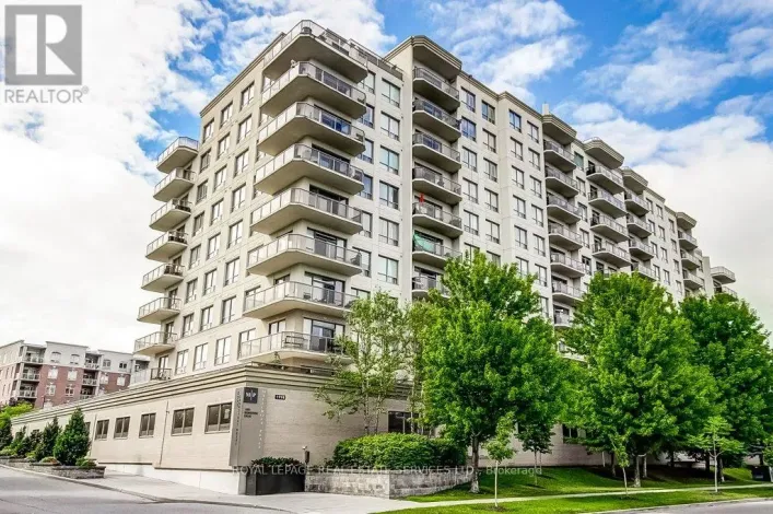 903 - 1998 IRONSTONE DRIVE, Burlington