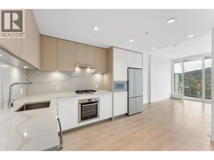 903 567 CLARKE ROAD, Coquitlam