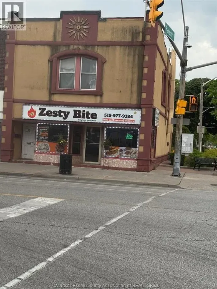 903 WYANDOTTE STREET East, Windsor