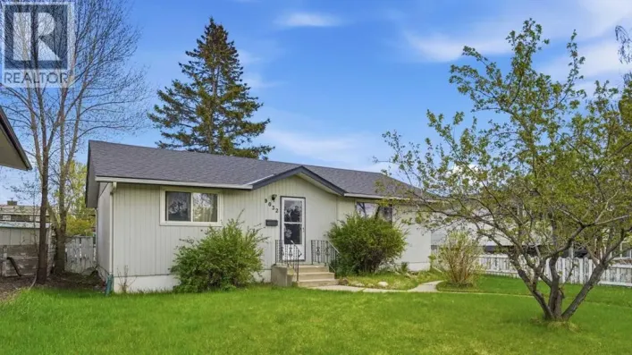 9032 Fairmount Drive SE, Calgary
