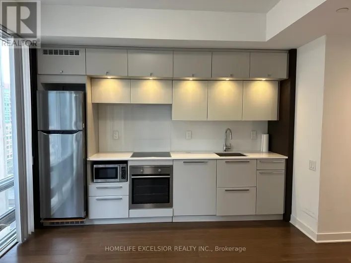 904 - 15 GRENVILLE STREET, Toronto
