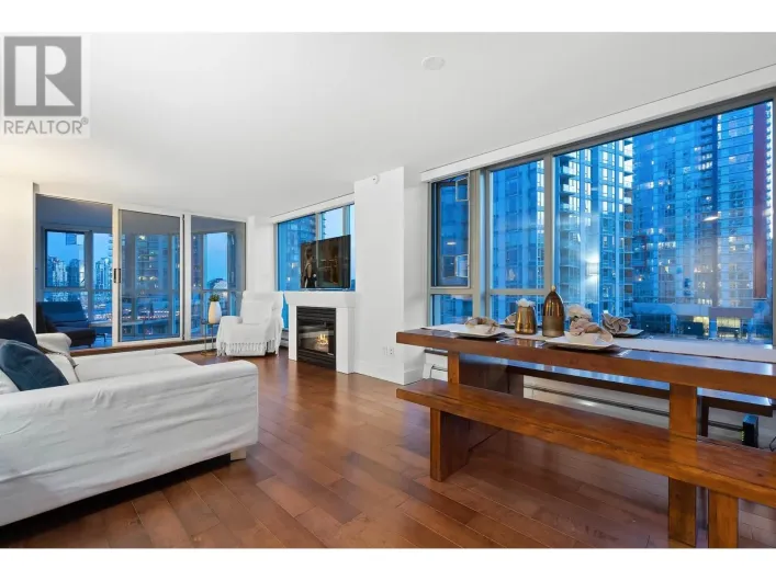 904 183 KEEFER PLACE, Vancouver
