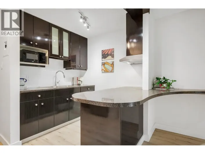 904 2012 FULLERTON AVENUE, North Vancouver