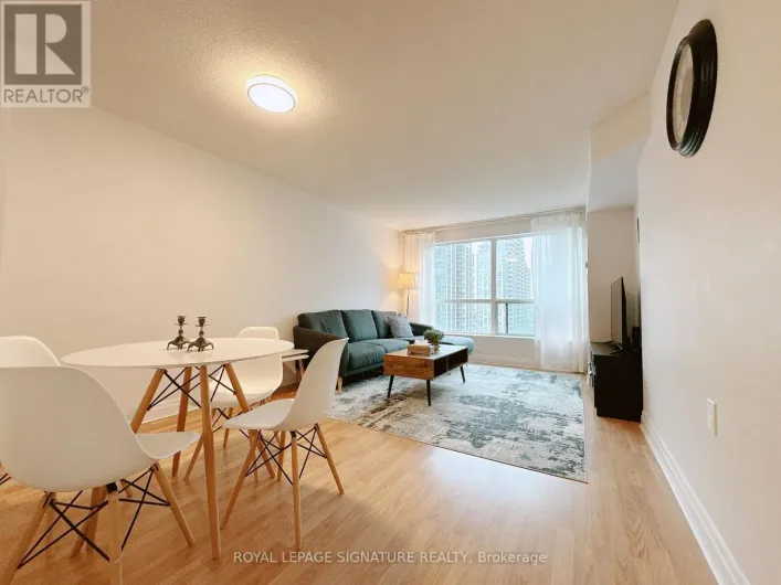 905 - 21 HILLCREST AVENUE, Toronto