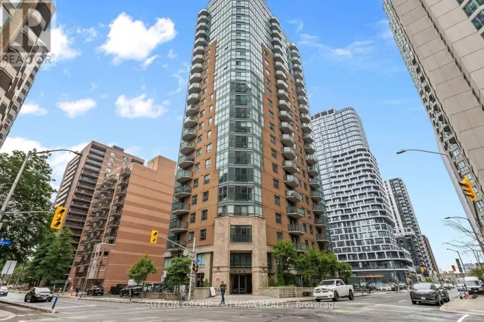 905 - 445 LAURIER AVENUE W, Ottawa