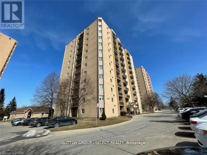905 - 858 COMMISSIONERS ROAD E, London South