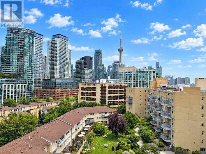 905 - 90 STADIUM ROAD, Toronto