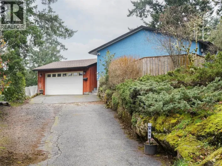 905 Gade Rd, Langford