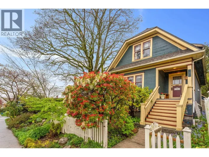 905 THIRD AVENUE, New Westminster
