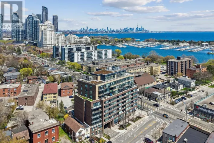 906 - 11 SUPERIOR AVENUE, Toronto