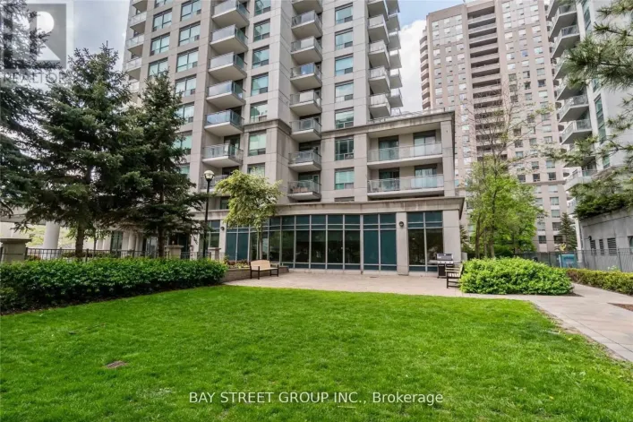 906 - 21 HILLCREST AVENUE, Toronto