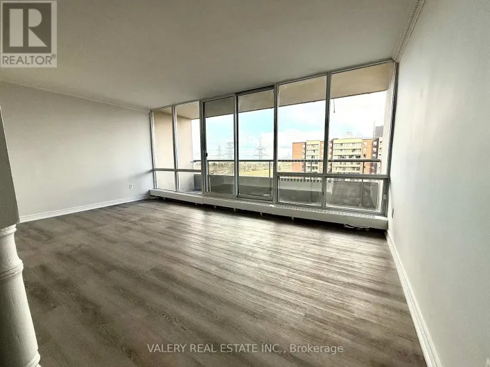 906 - 25 FOUR WINDS DRIVE, Toronto