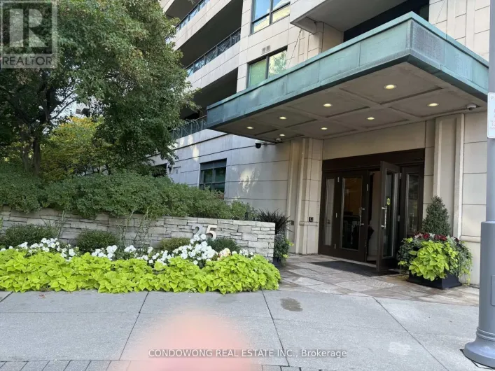 906 - 25 SCRIVENER SQUARE, Toronto