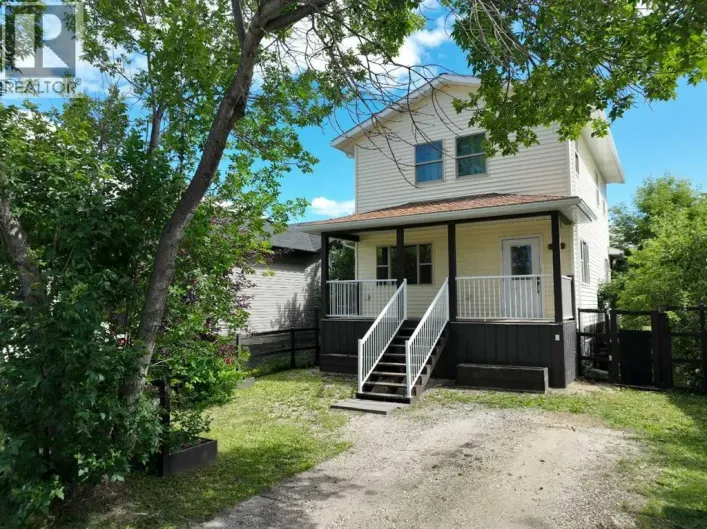 906 3 Avenue, Beaverlodge