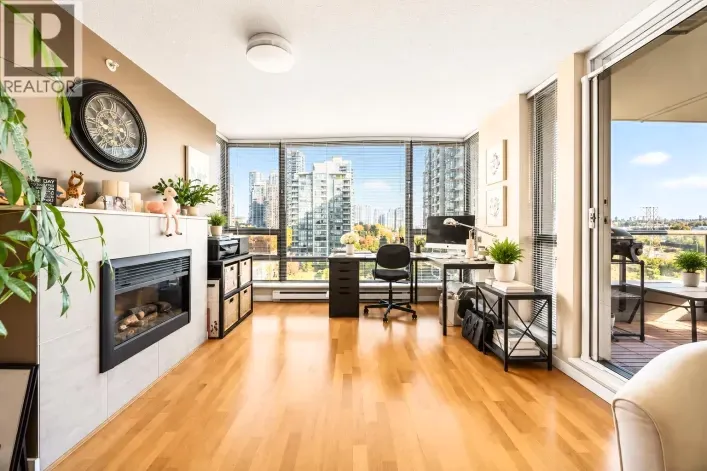 906 4118 DAWSON STREET, Burnaby