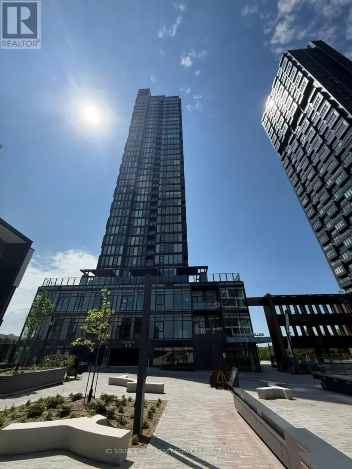 906 - 5 QUARRINGTON LANE, Toronto
