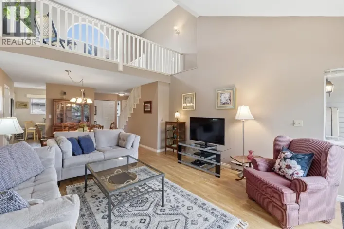 906 ROCHE POINT DRIVE, North Vancouver