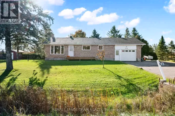 906 RUSSELL ROAD, Clarence-Rockland