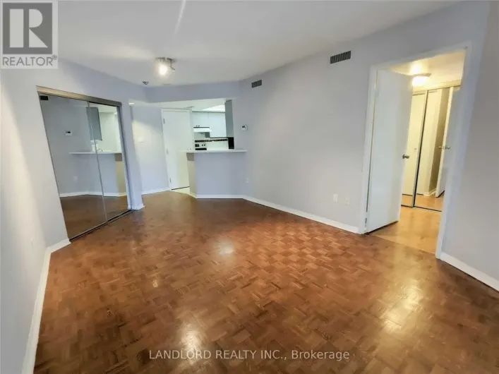 907 - 1001 BAY STREET, Toronto