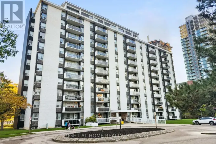 907 - 151 LAROSE AVENUE E, Toronto
