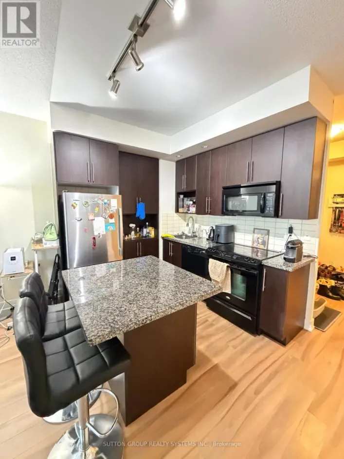 907 - 28 LINDEN STREET, Toronto