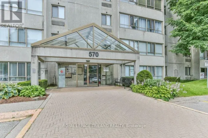 907 - 570 PROUDFOOT LANE, London North