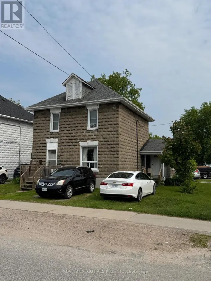 907 FRASER STREET, North Bay