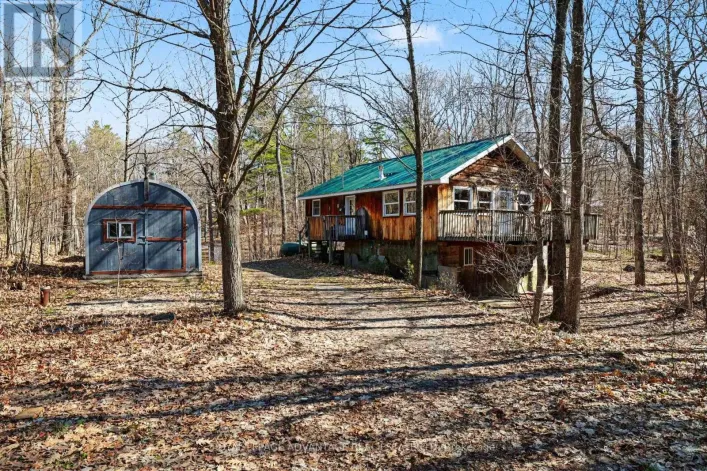 907 LAKESHORE BOULEVARD, Tay Valley