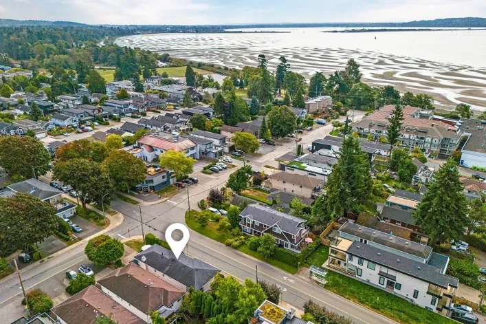 907 MAPLE STREET, White Rock