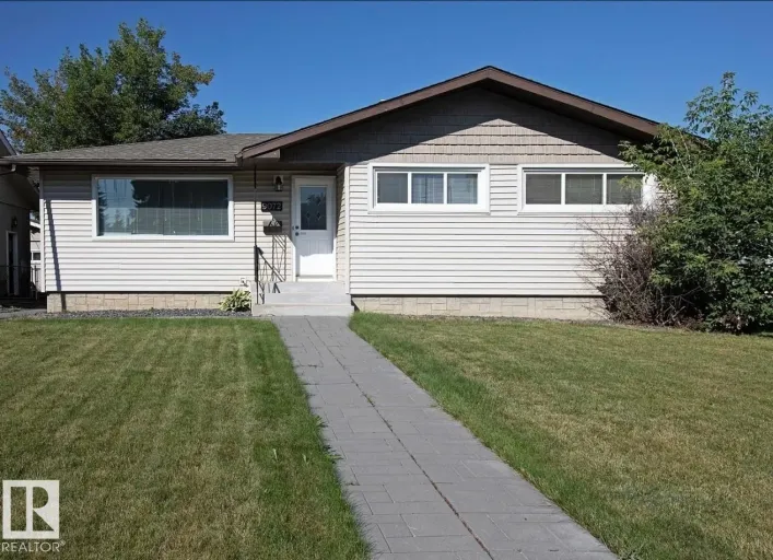 House for sale: 9072 52 ST NW, Edmonton