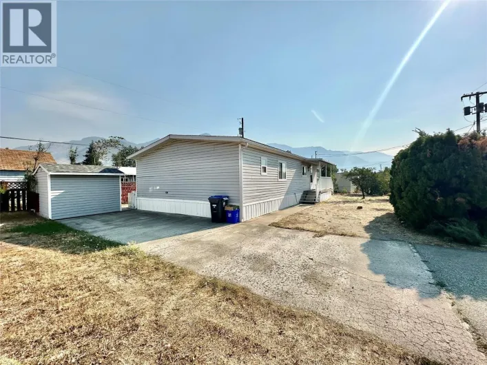 Manufactured Home for sale: 908 BLAKEBOROUGH Avenue, Keremeos