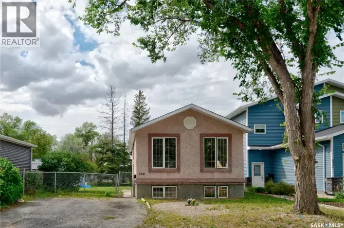 House for sale: 908 Connaught STREET, Regina