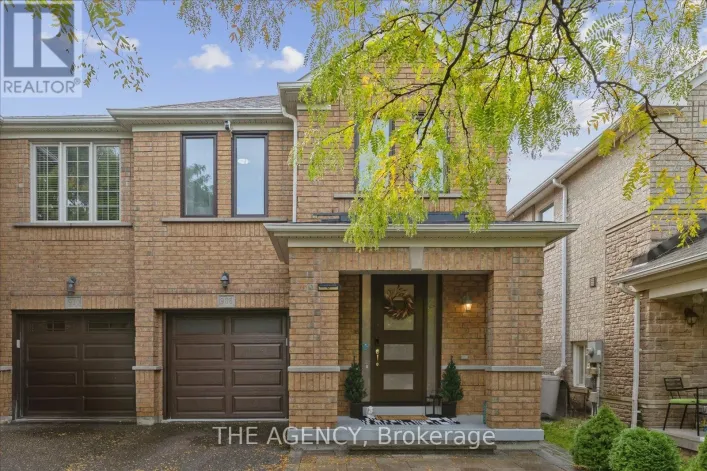 908 OAKTREE CRESCENT, Newmarket
