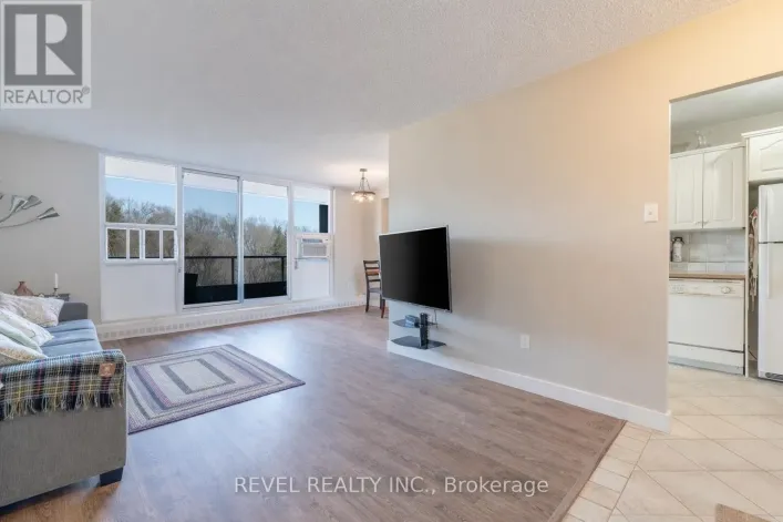 909 - 1968 MAIN STREET W, Hamilton