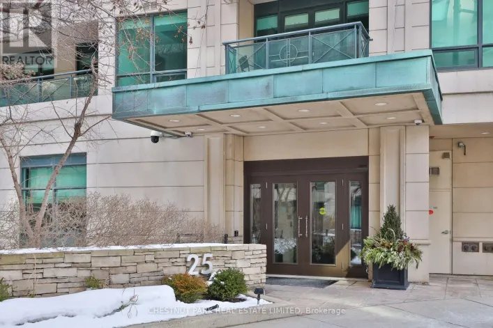 909 - 25 SCRIVENER SQUARE, Toronto