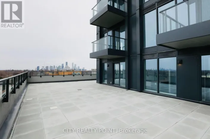 909 - 2525 BATHURST STREET, Toronto
