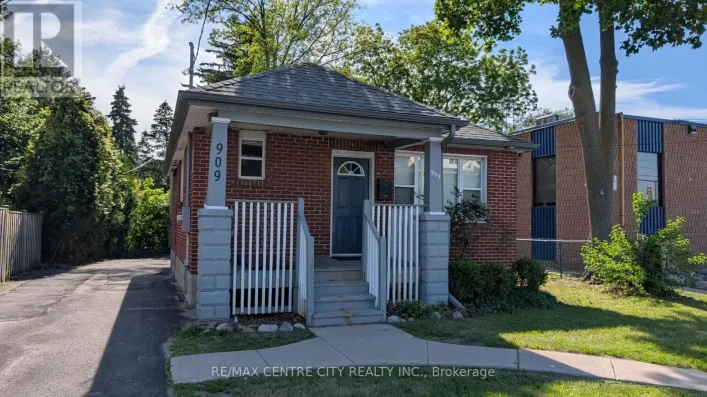 909 ADELAIDE STREET N, London East