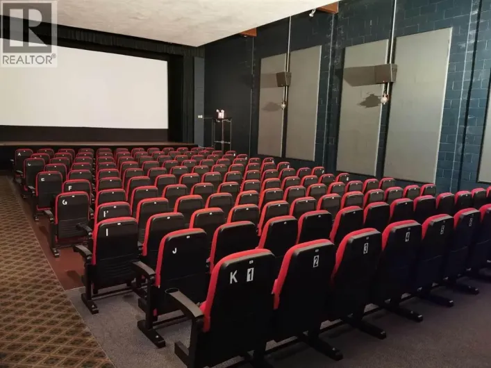 909 GIBSONS WAY, Gibsons