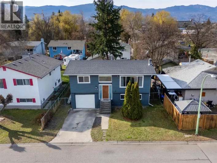 909 Grenfell Court, Kelowna