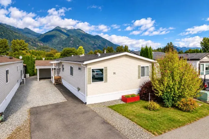 91 41168 LOUGHEED HIGHWAY, Mission