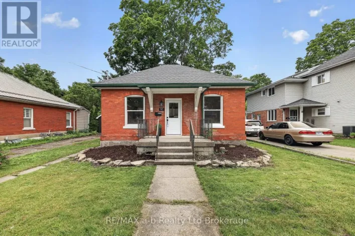 91 WINNIETT STREET, Woodstock