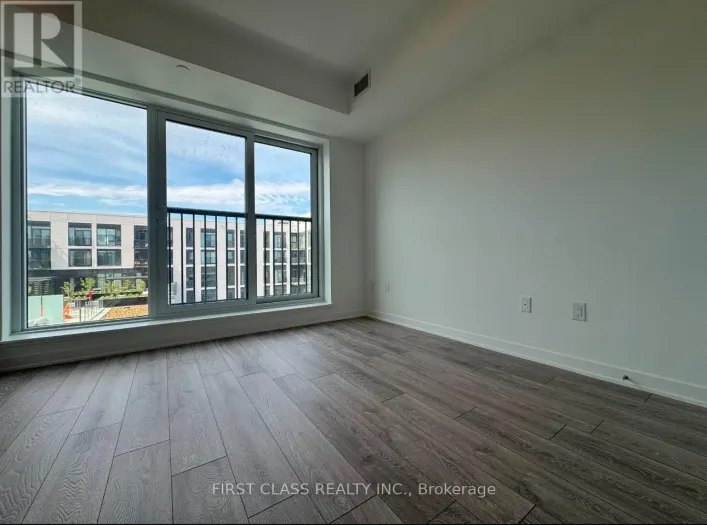 910 - 10 OAK STREET, Toronto