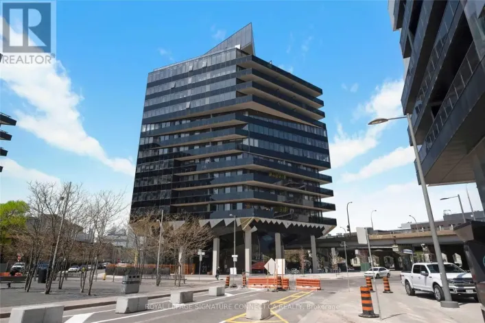 910 - 21 LAWREN HARRIS SQUARE, Toronto