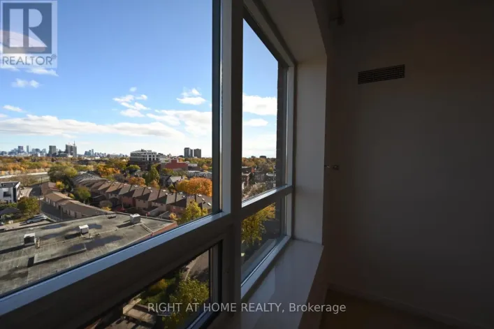 910 - 61 HEINTZMAN STREET, Toronto