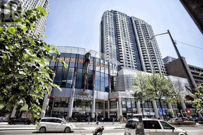 910 - 8 HILLCREST AVENUE, Toronto