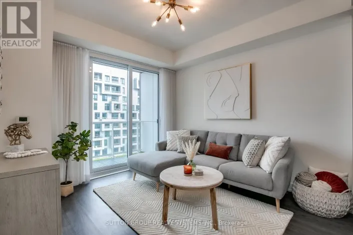 910 - 80 VANAULEY STREET, Toronto