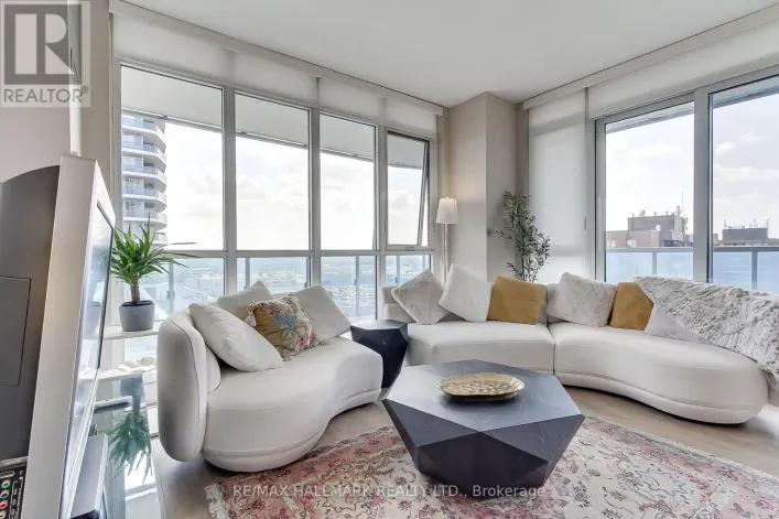 910 - 9471 YONGE STREET, Richmond Hill