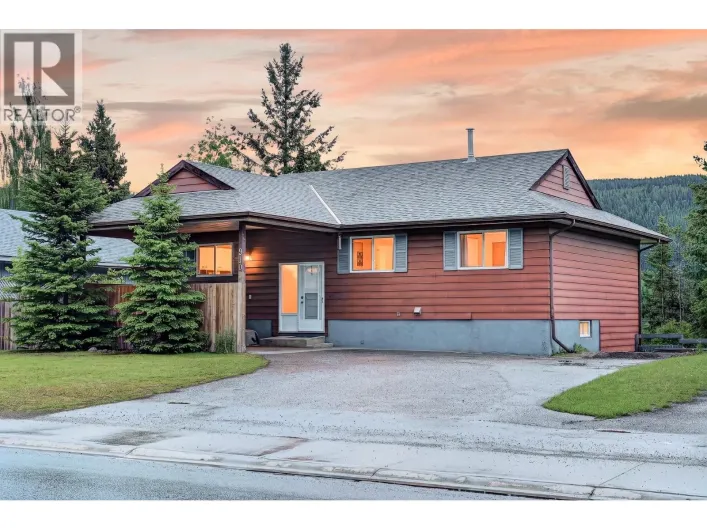 910 Alpine Way, Elkford