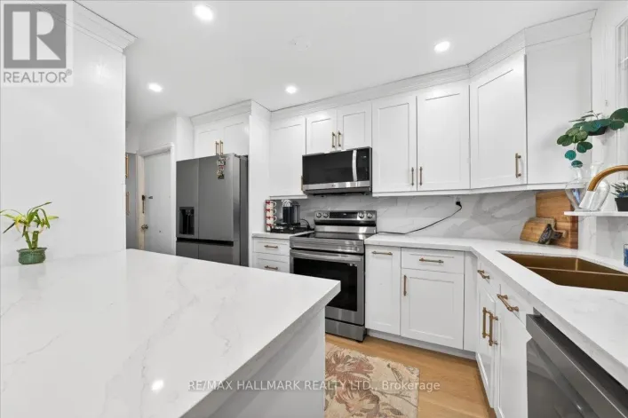 910 EGLINTON AVENUE E, Toronto